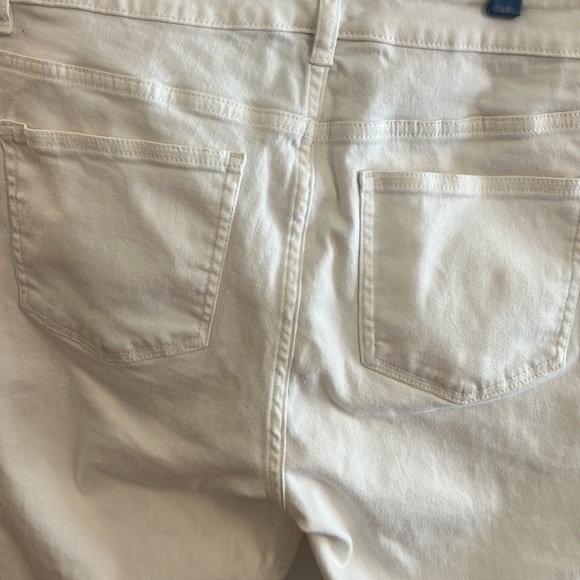 Chaps White Bermuda Women’s Shorts - Picture 6 of 6